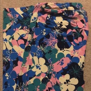 Lularoe tall and curvy leggings
